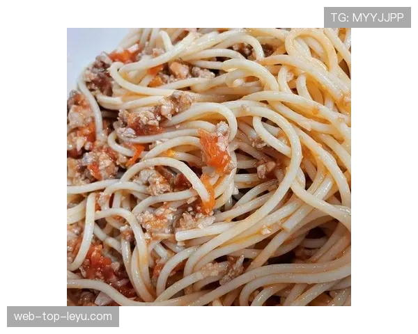 同样的赛前餐：意面与鸡胸肉的组合，鸡胸意面的热量